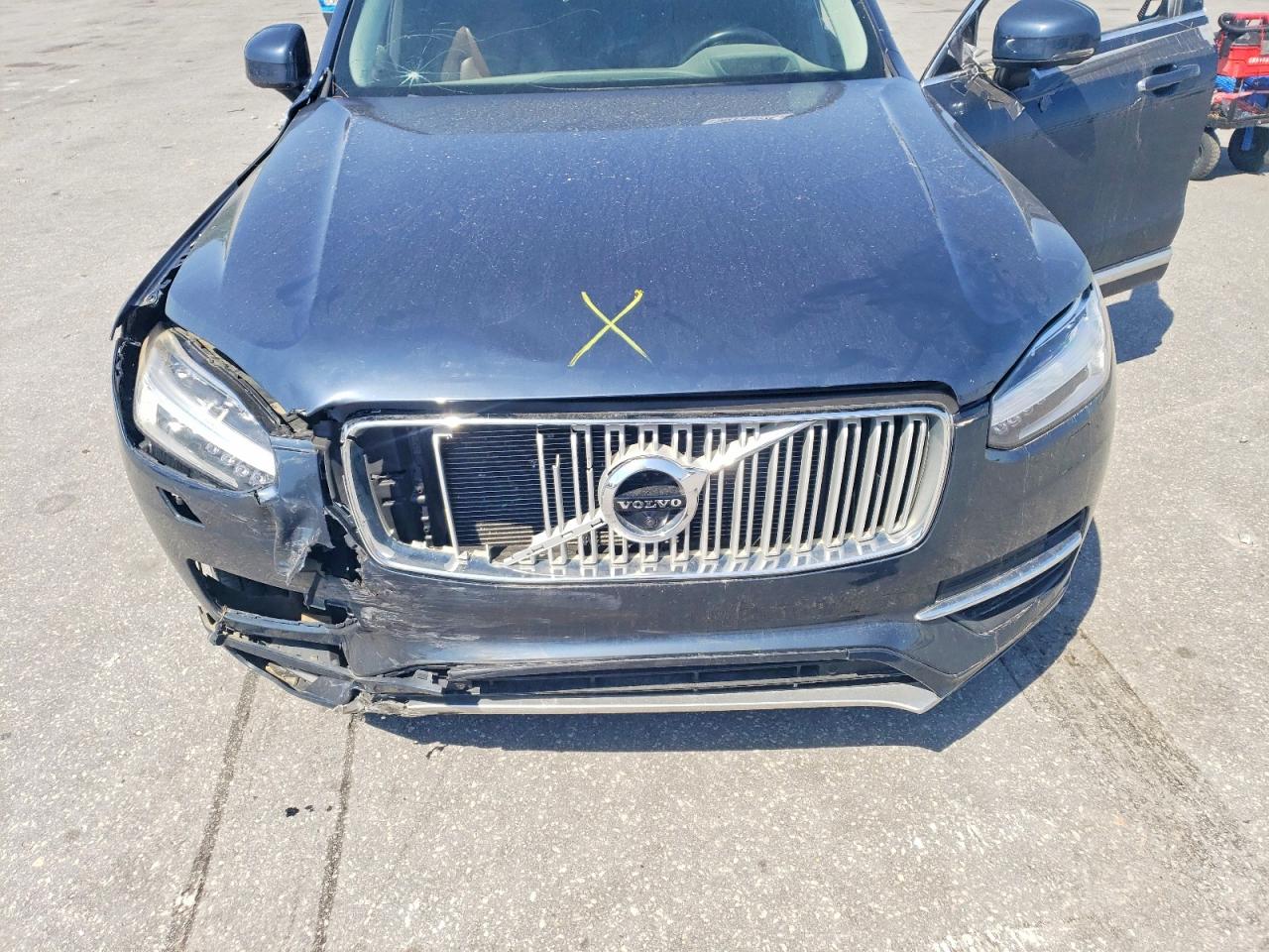 2019 VOLVO XC90