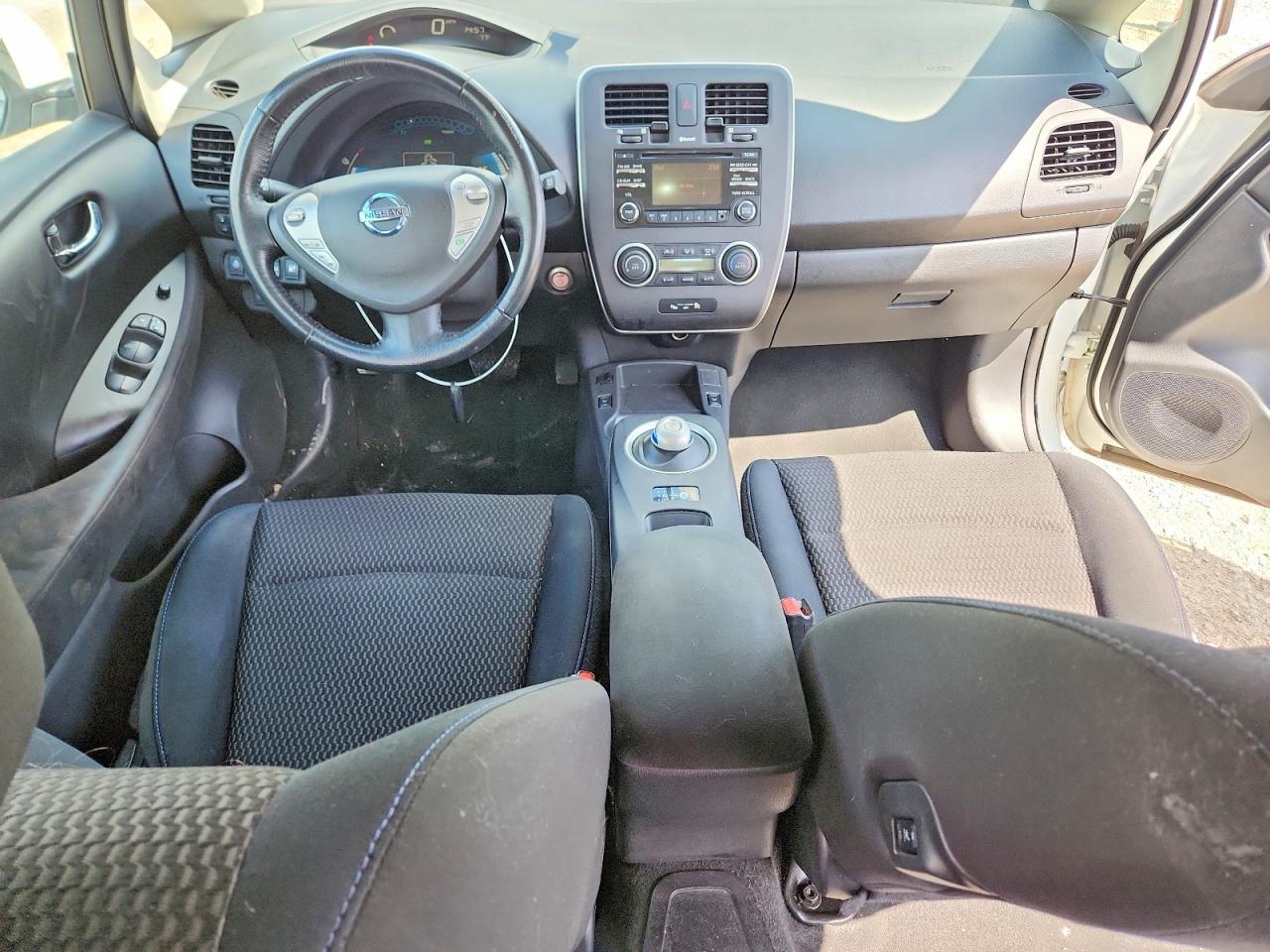 2015 NISSAN LEAF
