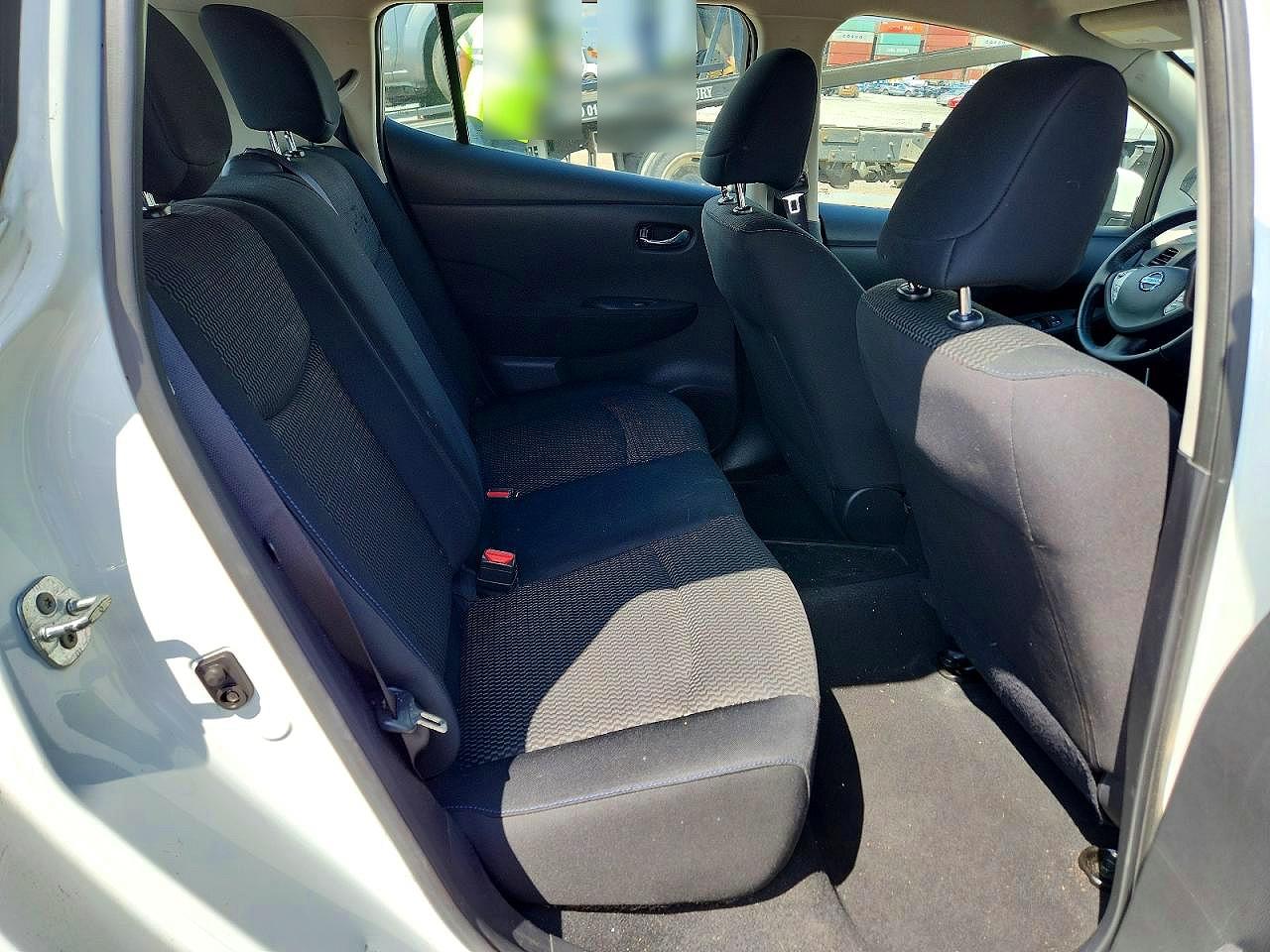 2015 NISSAN LEAF