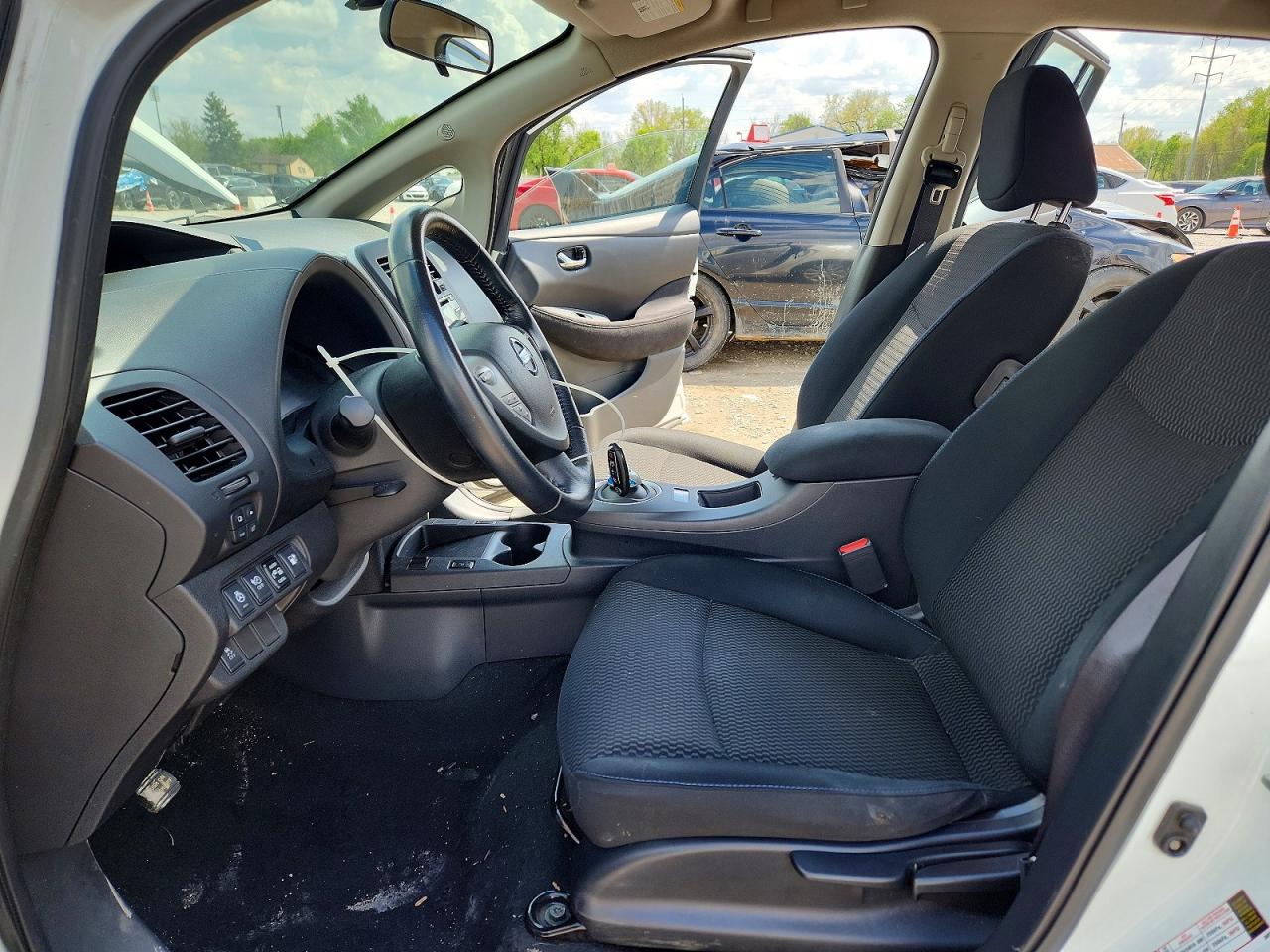 2015 NISSAN LEAF