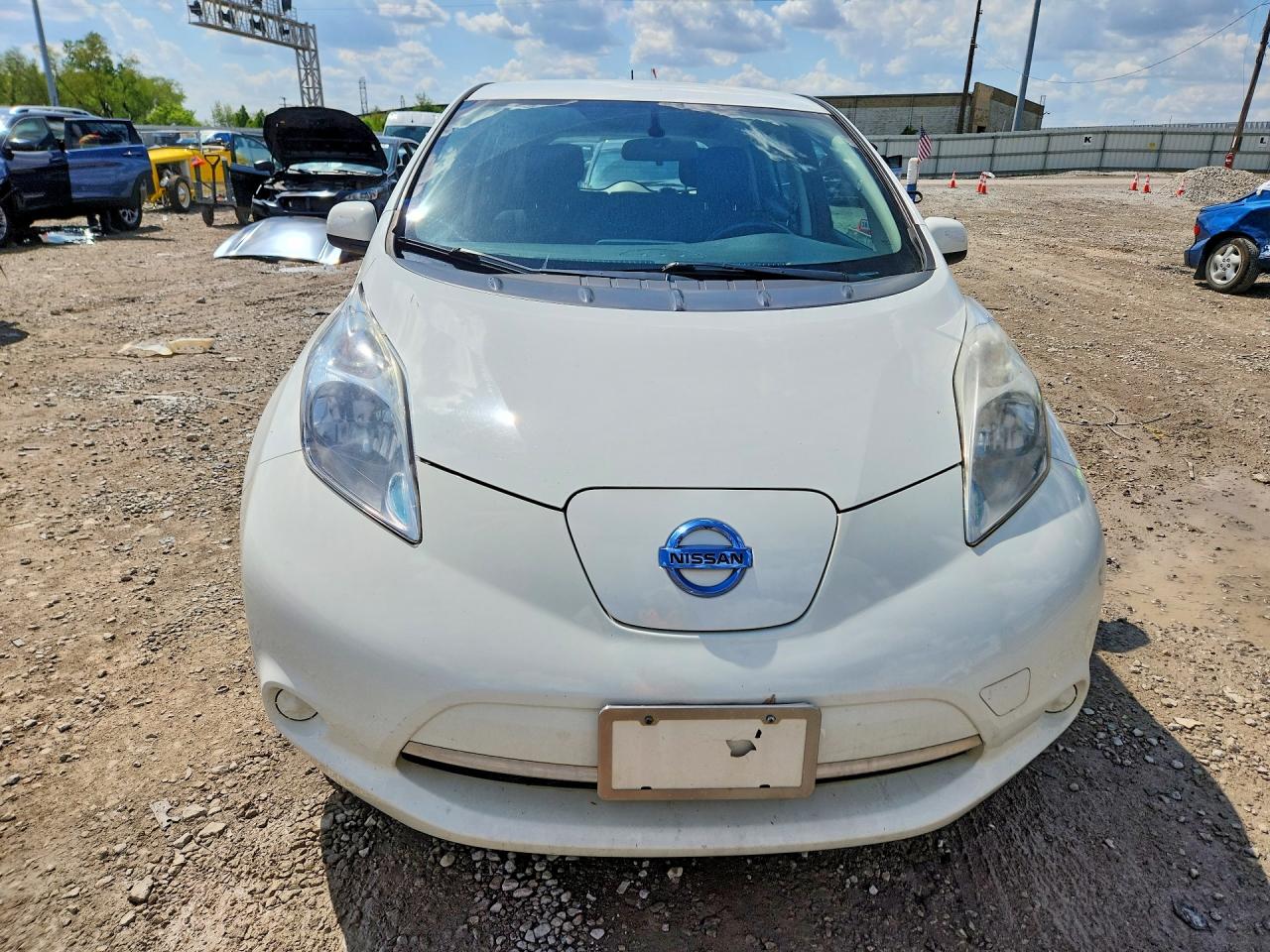 2015 NISSAN LEAF