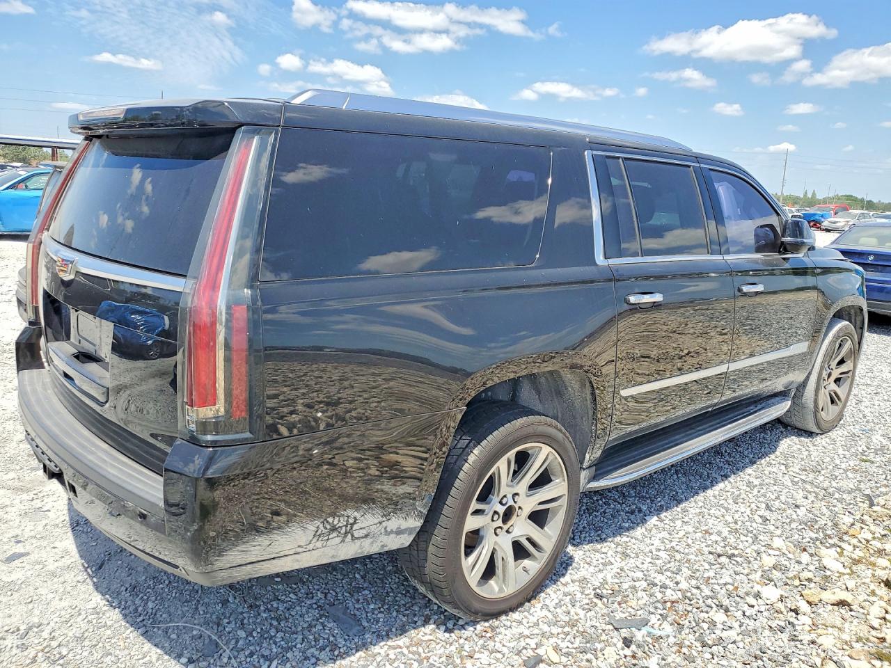 2018 CADILLAC ESCALADE