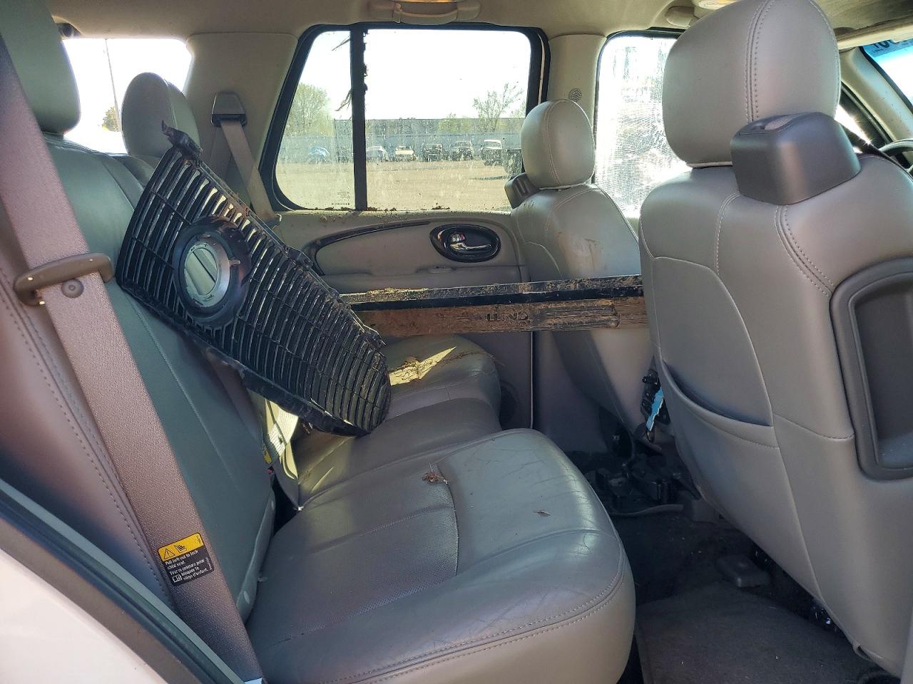 2004 BUICK RAINIER