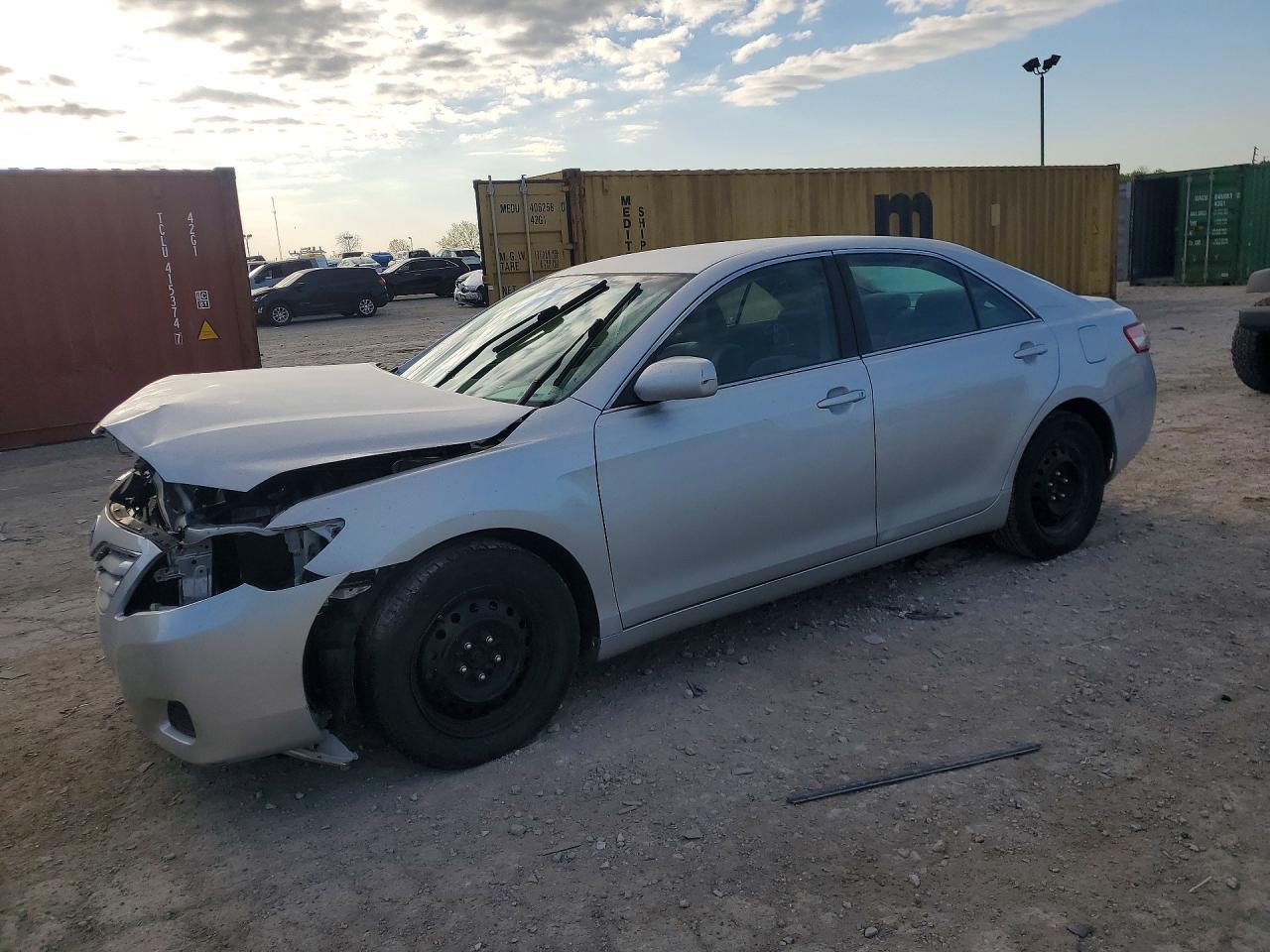 2011 TOYOTA CAMRY
