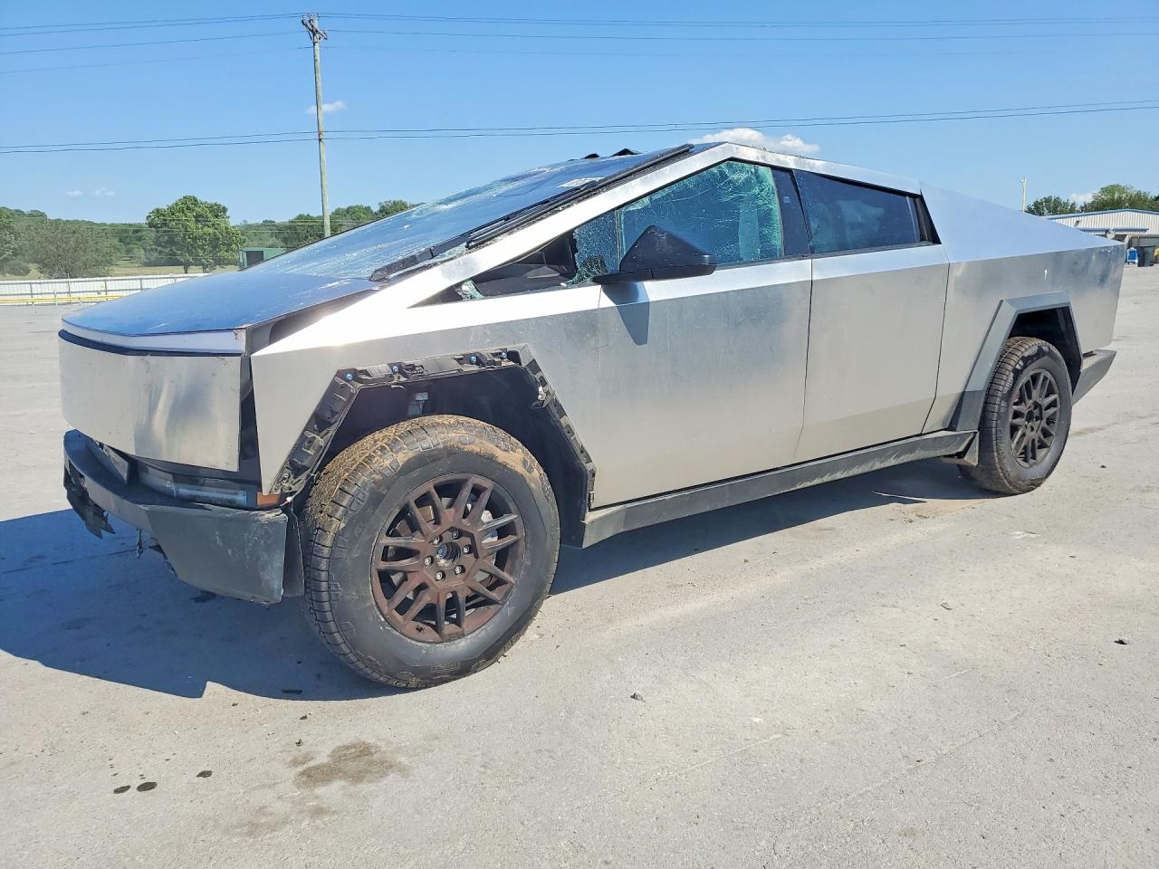 2025 TESLA CYBERTRUCK