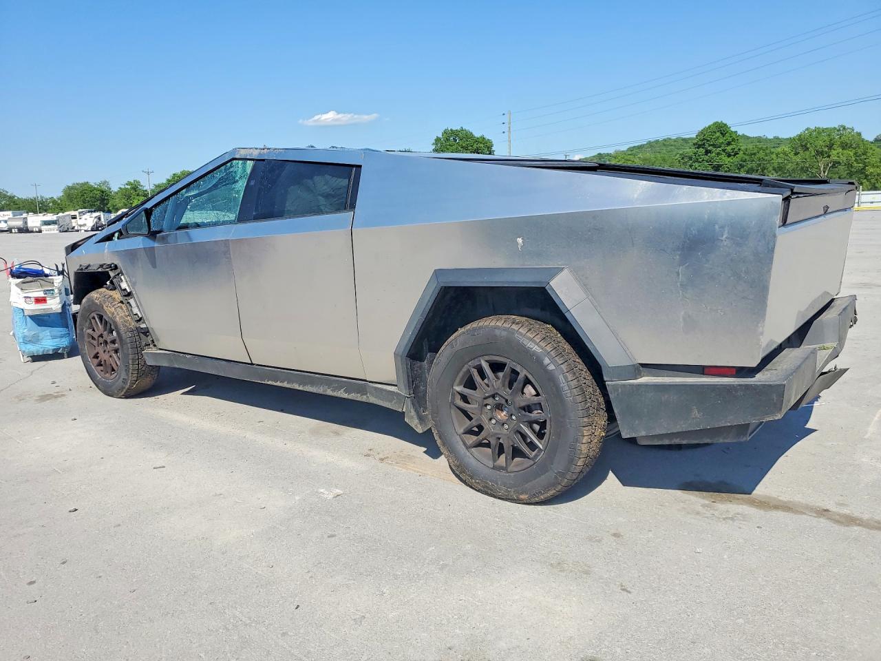 2025 TESLA CYBERTRUCK