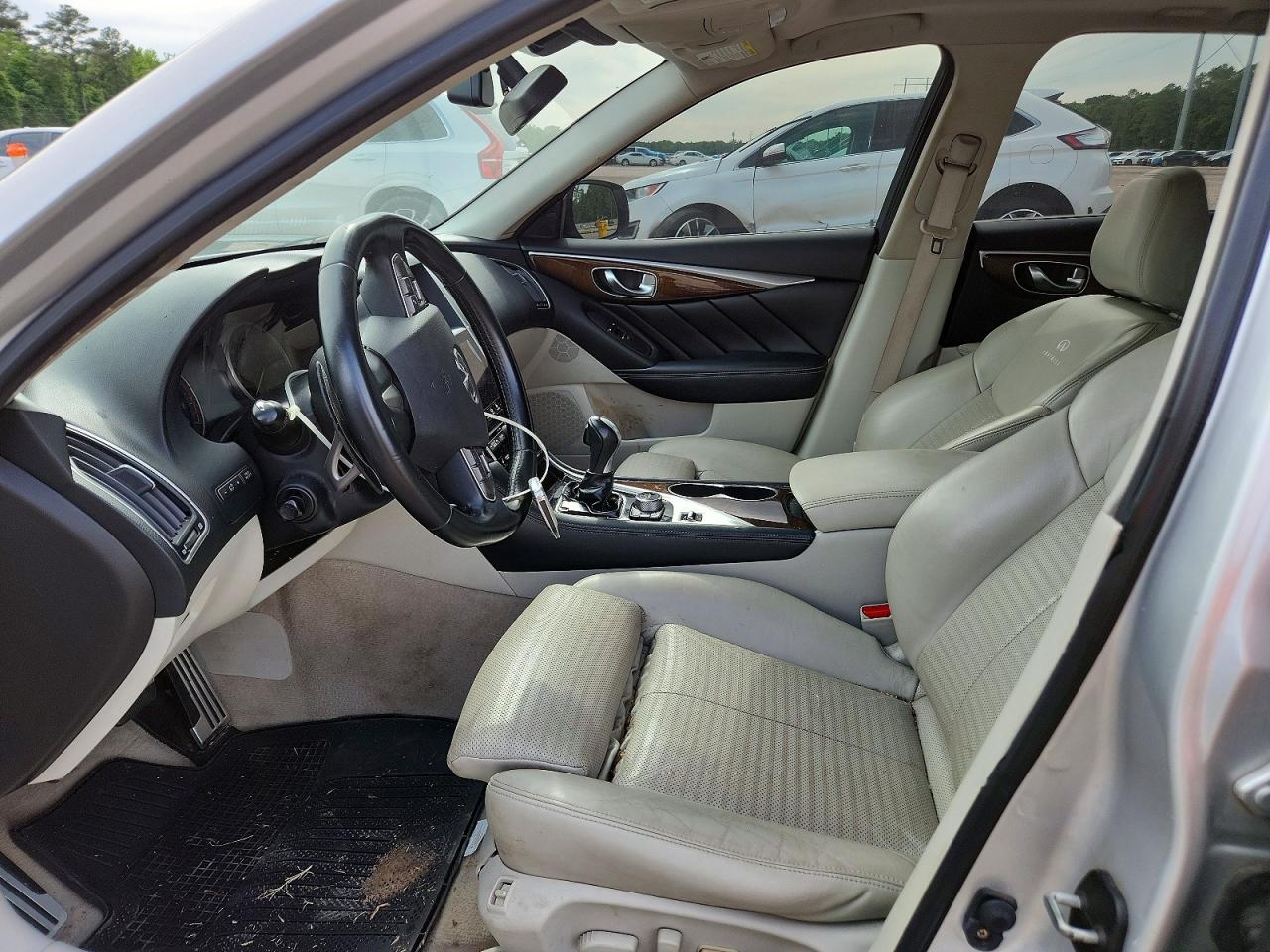 2014 INFINITI
