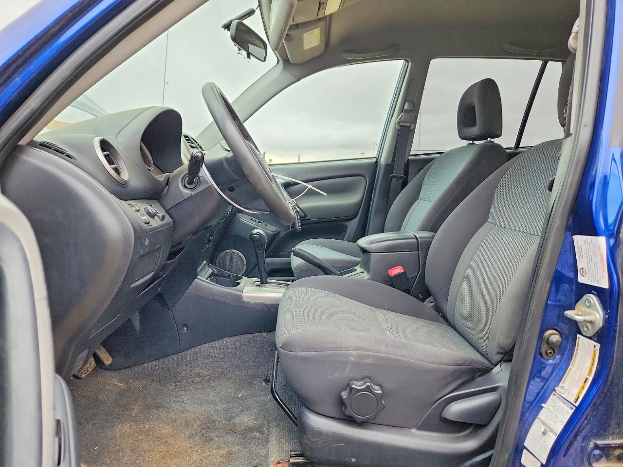 2004 TOYOTA RAV4