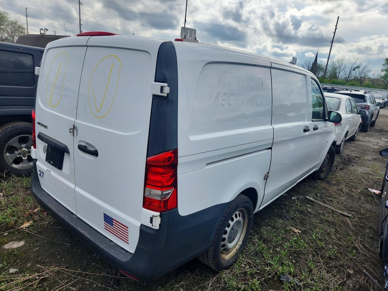 2017 MERCEDES-BENZ METRIS