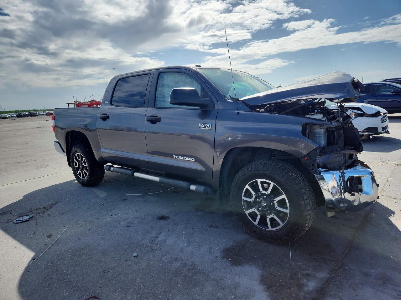 2016 TOYOTA TUNDRA
