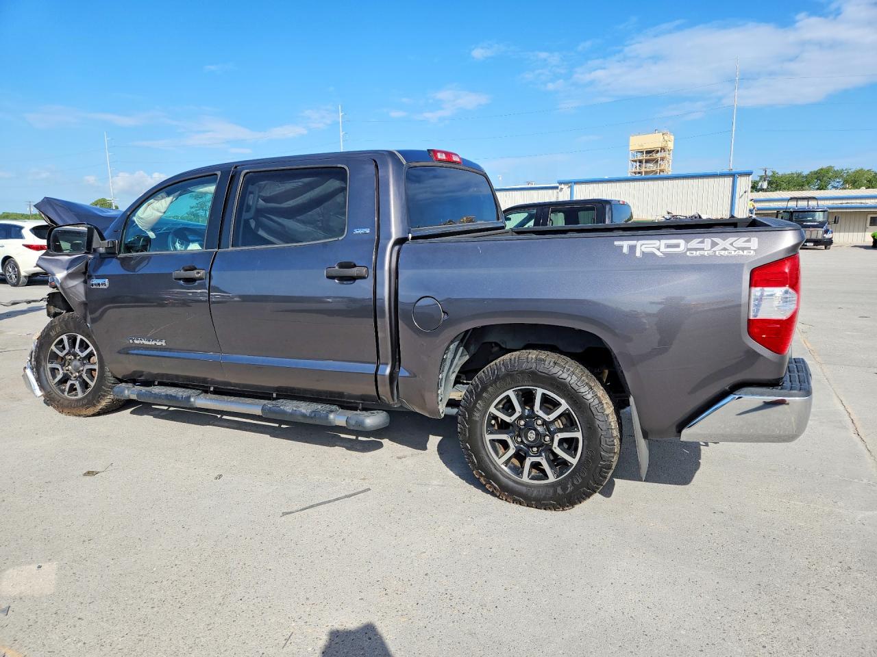 2016 TOYOTA TUNDRA