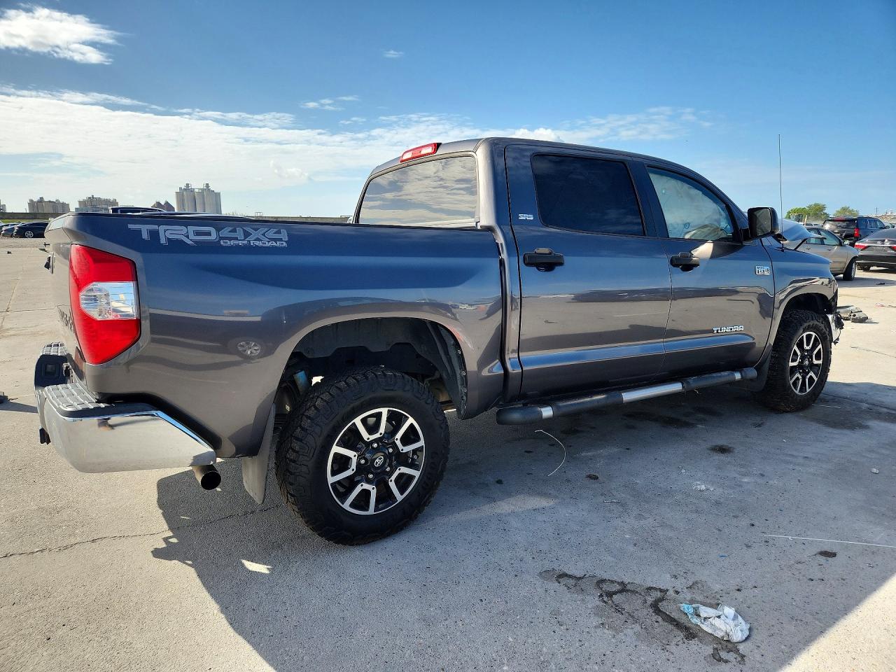 2016 TOYOTA TUNDRA
