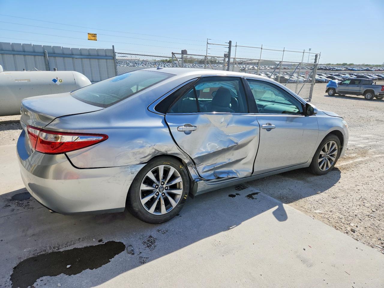 2016 TOYOTA CAMRY