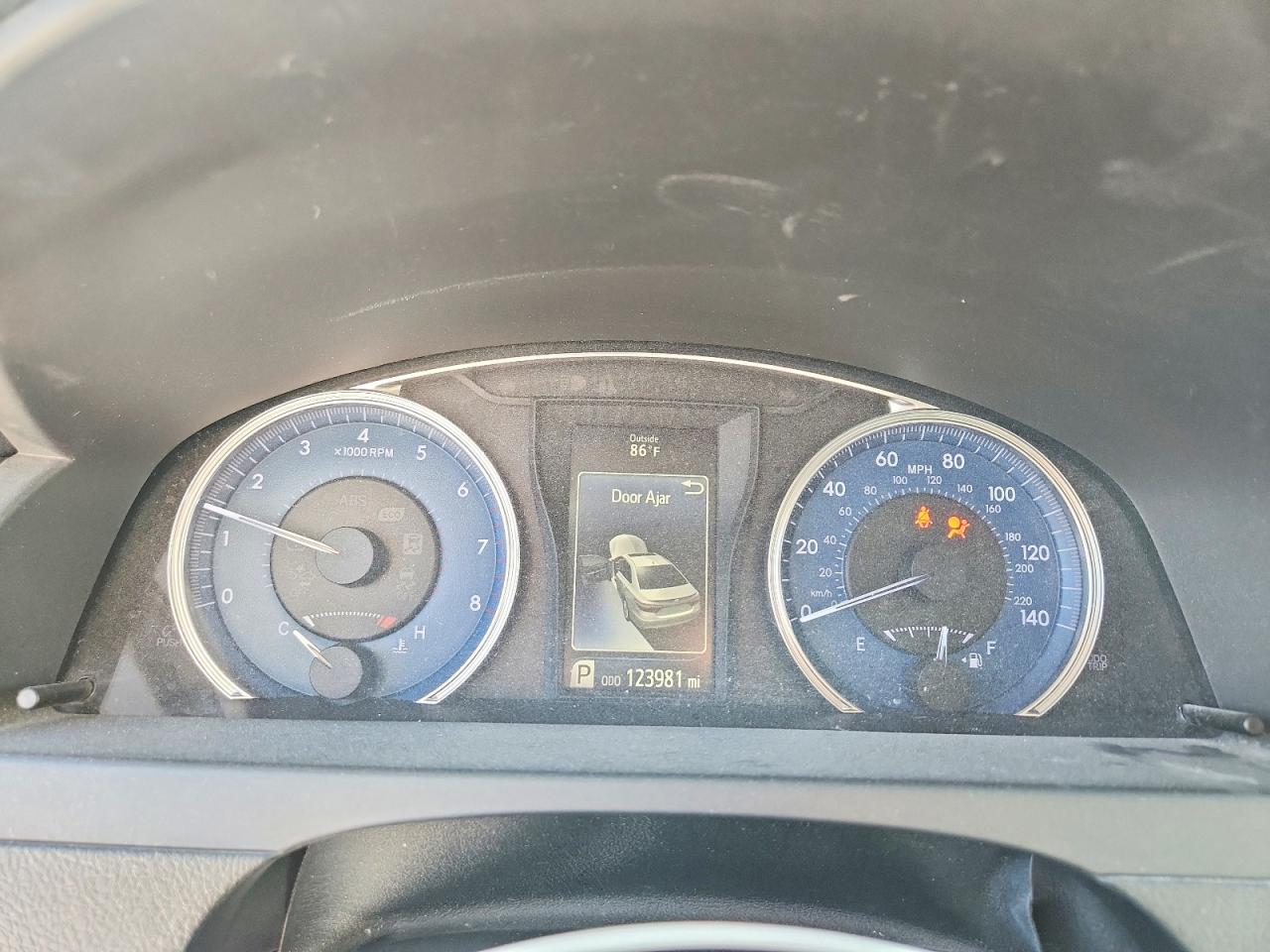 2016 TOYOTA CAMRY