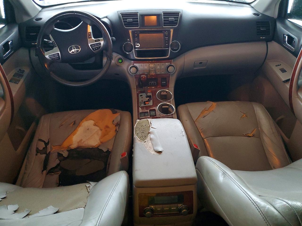 2013 TOYOTA HIGHLANDER