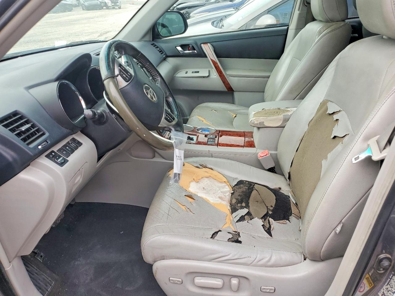 2013 TOYOTA HIGHLANDER