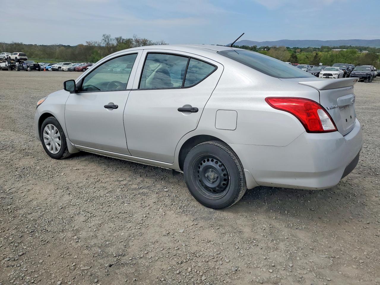 2016 NISSAN VERSA
