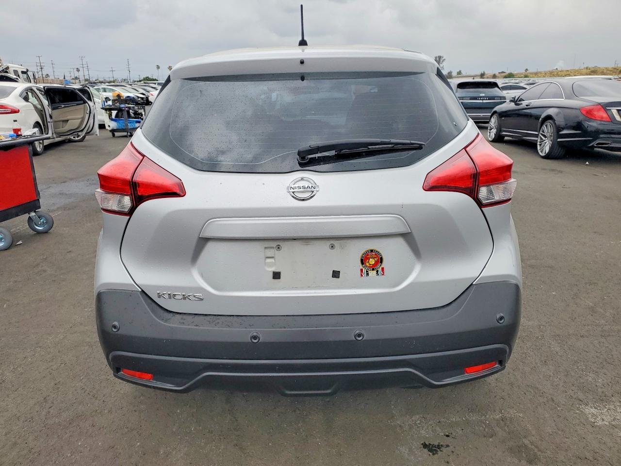 2020 NISSAN KICKS