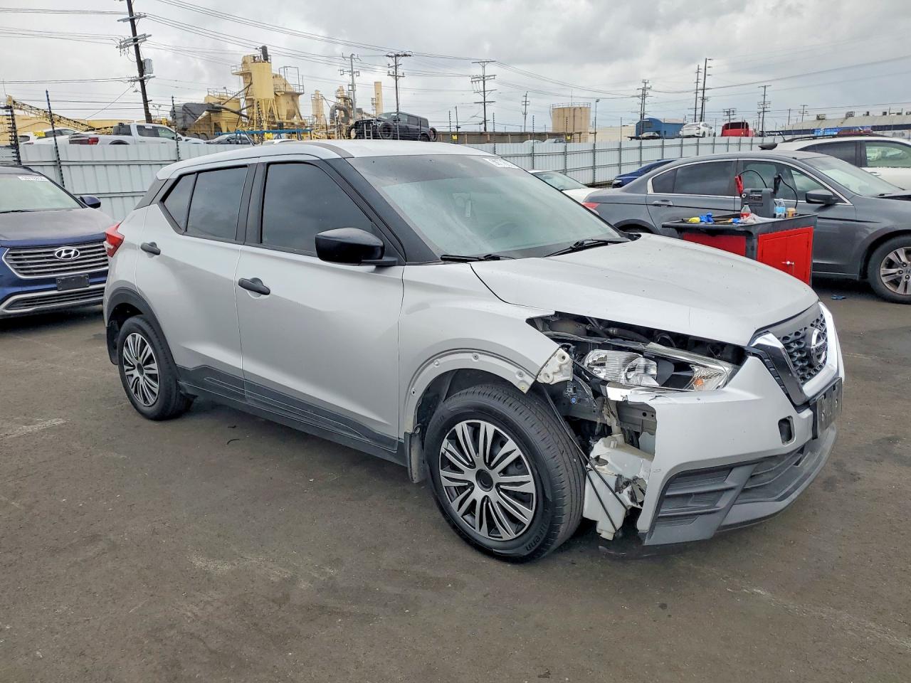 2020 NISSAN KICKS