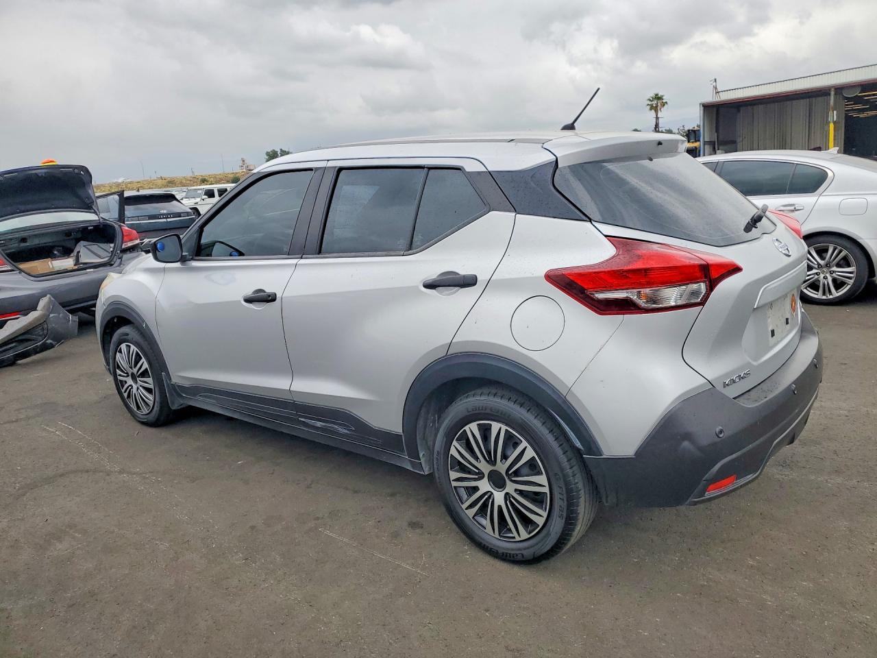 2020 NISSAN KICKS