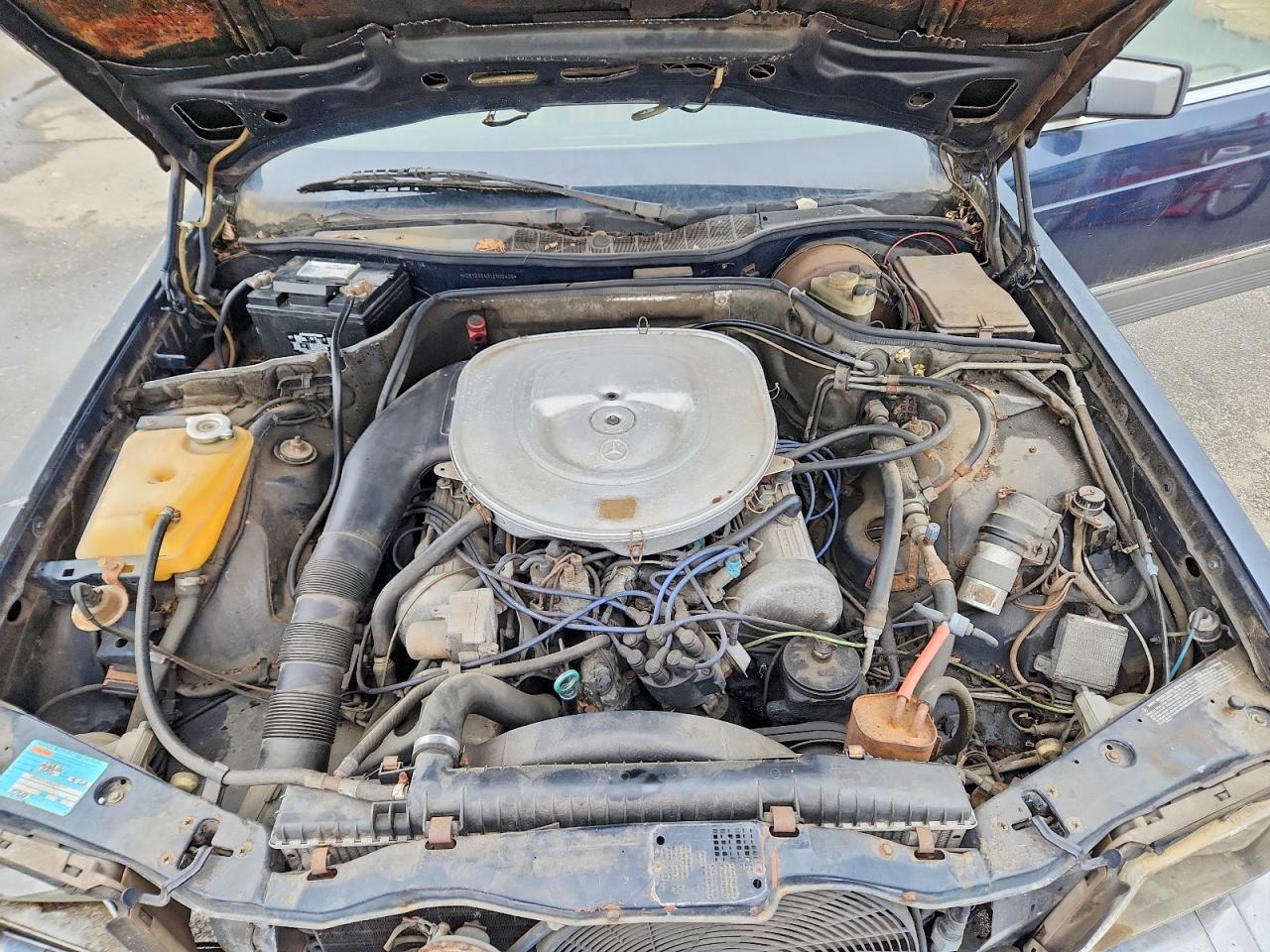 1982 MERCEDES-BENZ 380-CLASS