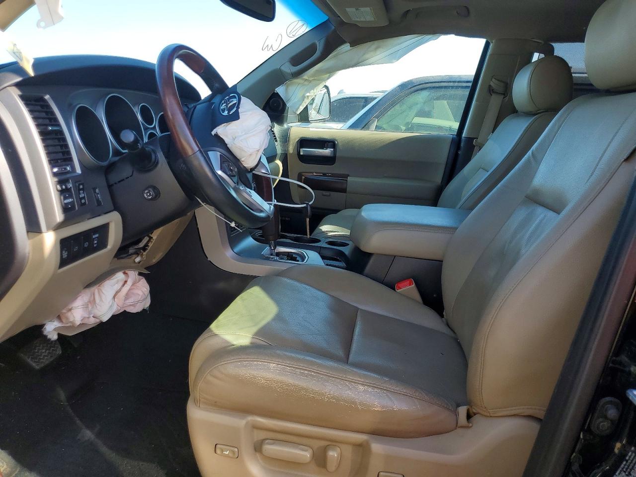 2016 TOYOTA SEQUOIA