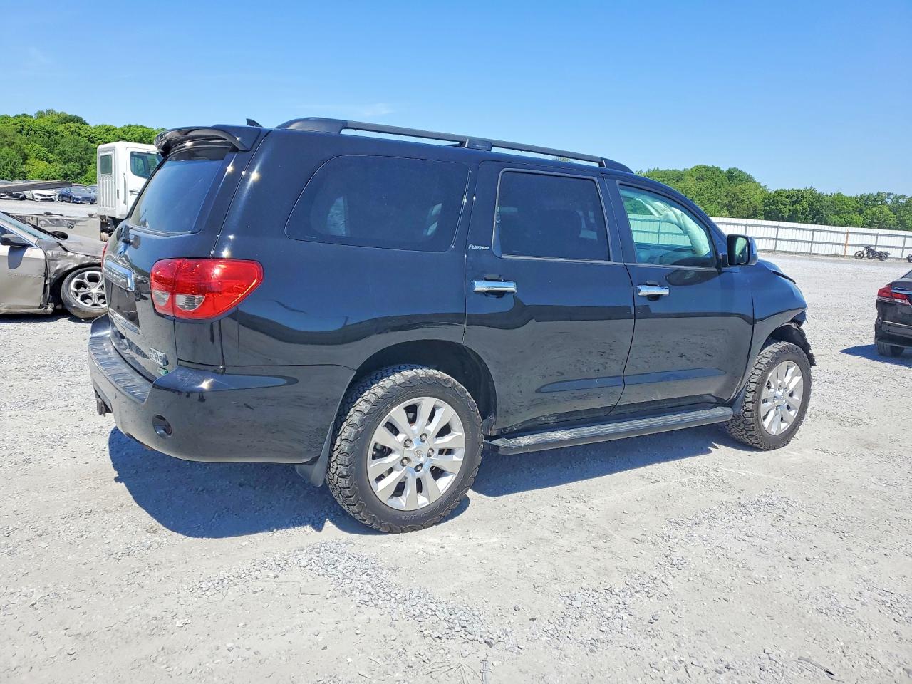 2016 TOYOTA SEQUOIA