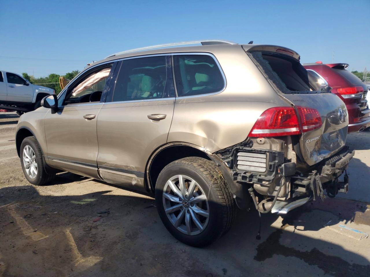 2016 VOLKSWAGEN TOUAREG