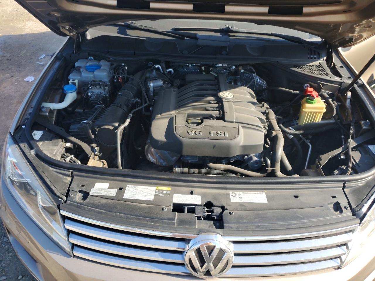 2016 VOLKSWAGEN TOUAREG