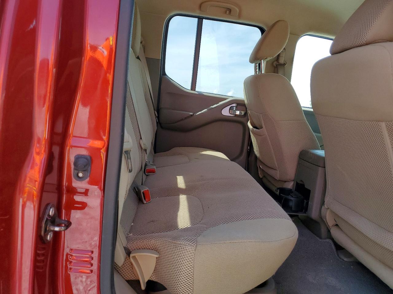2016 NISSAN FRONTIER