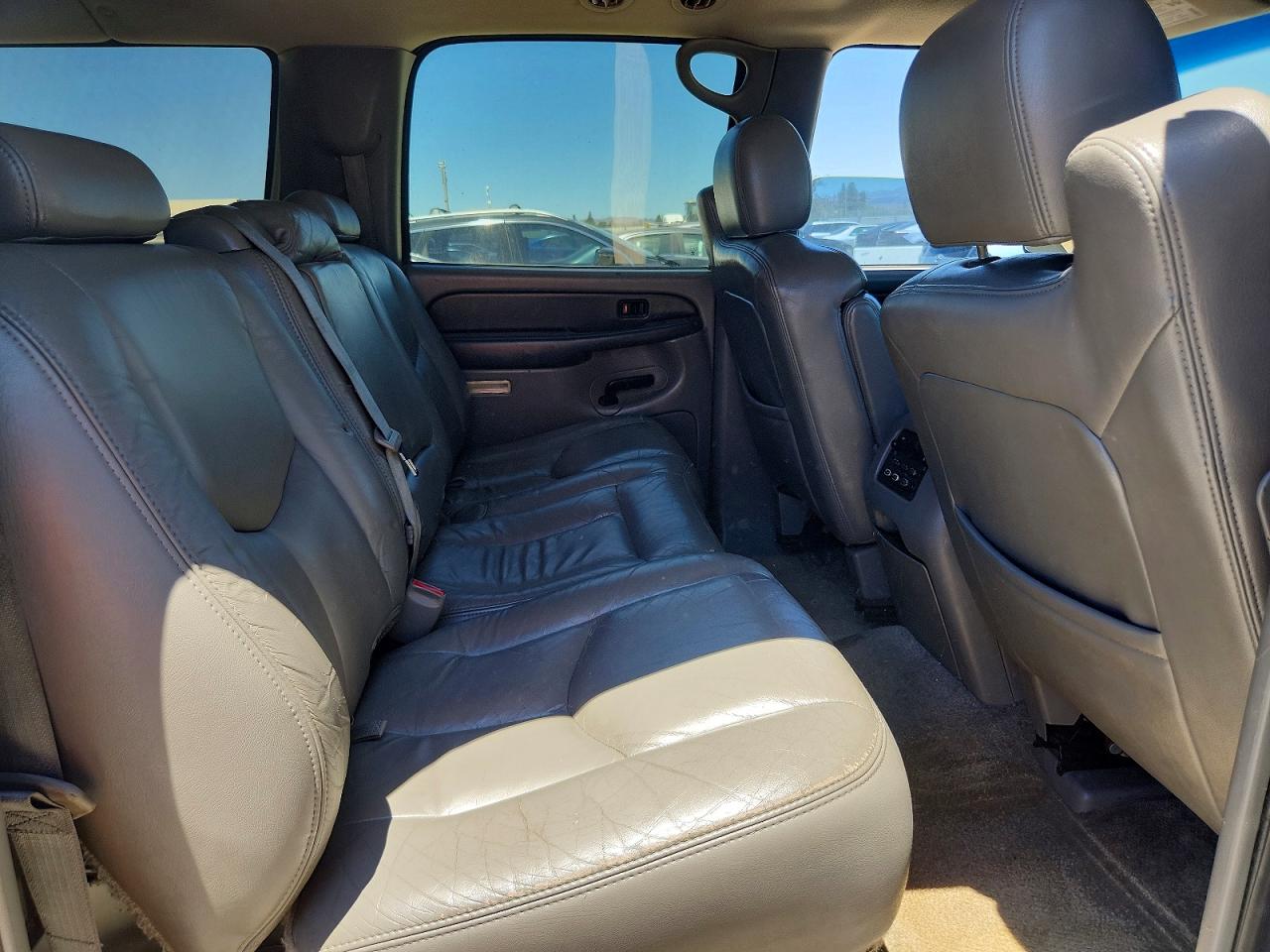 2003 CHEVROLET SUBURBAN