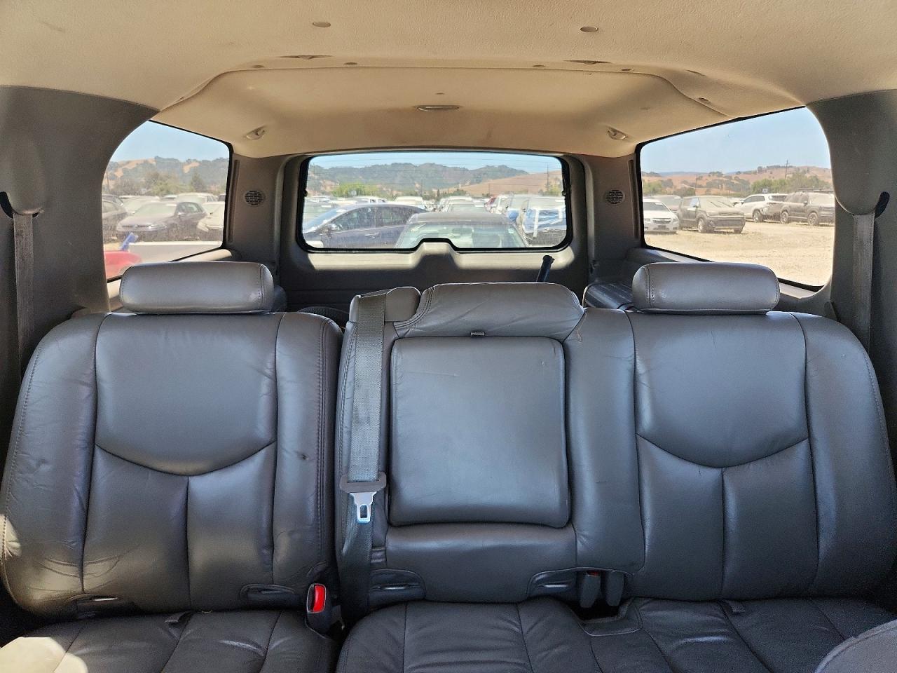 2003 CHEVROLET SUBURBAN