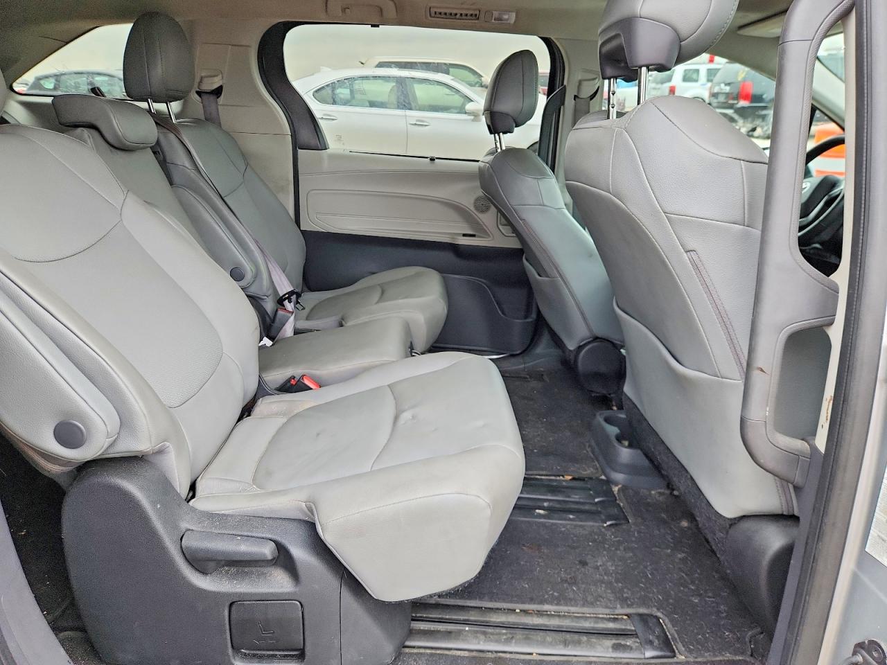 2022 TOYOTA SIENNA