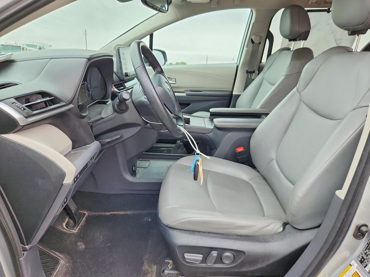 2022 TOYOTA SIENNA
