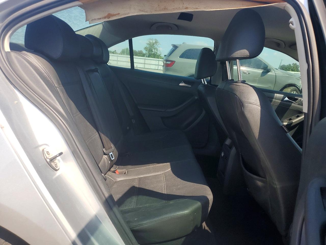 2012 VOLKSWAGEN JETTA