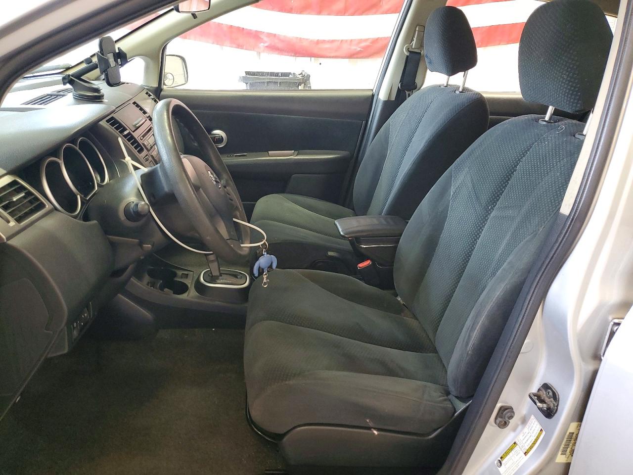 2011 NISSAN VERSA