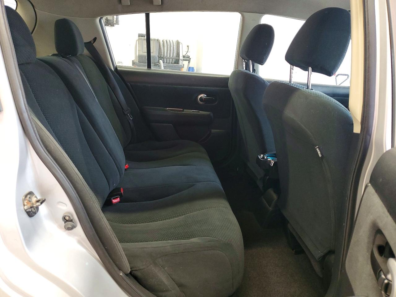 2011 NISSAN VERSA