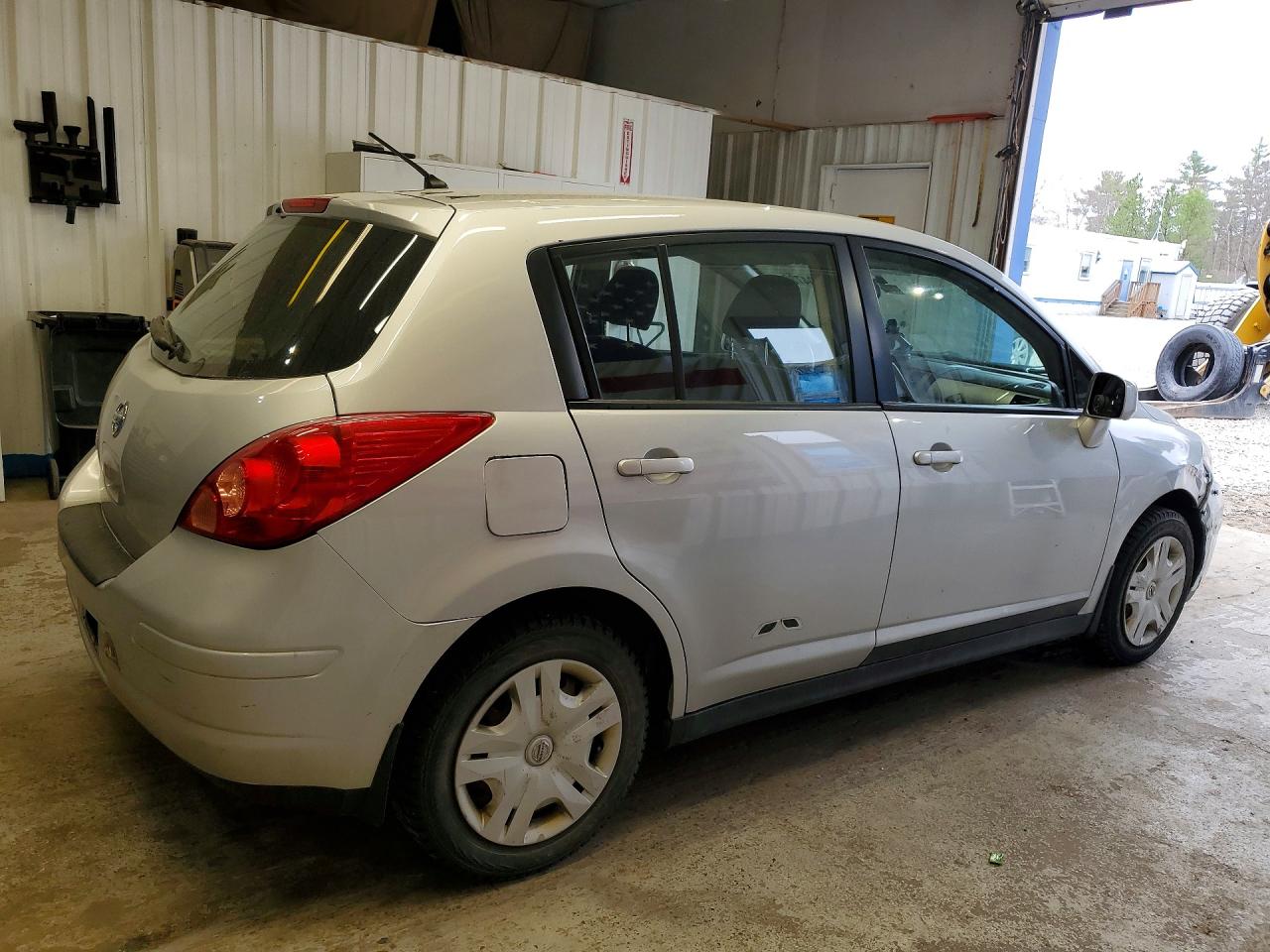2011 NISSAN VERSA