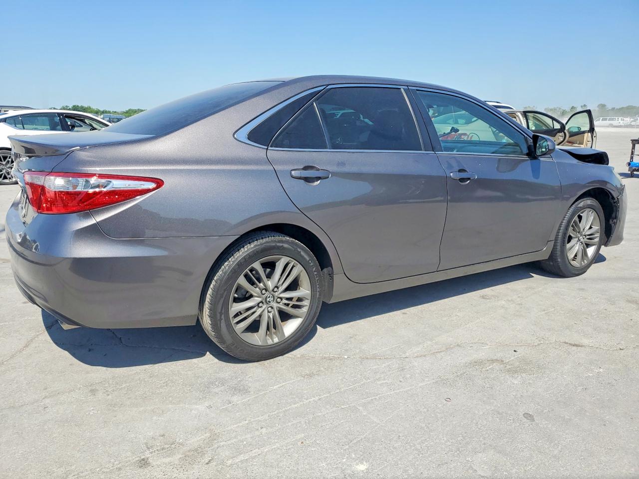 2017 TOYOTA CAMRY