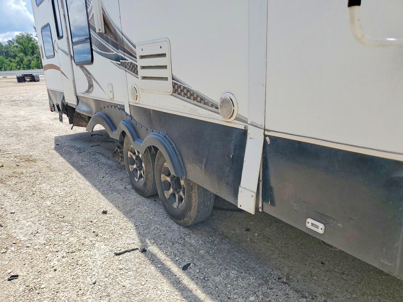 2010 DUTCHMAN FUZION398