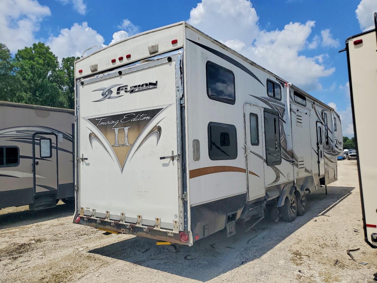 2010 DUTCHMAN FUZION398