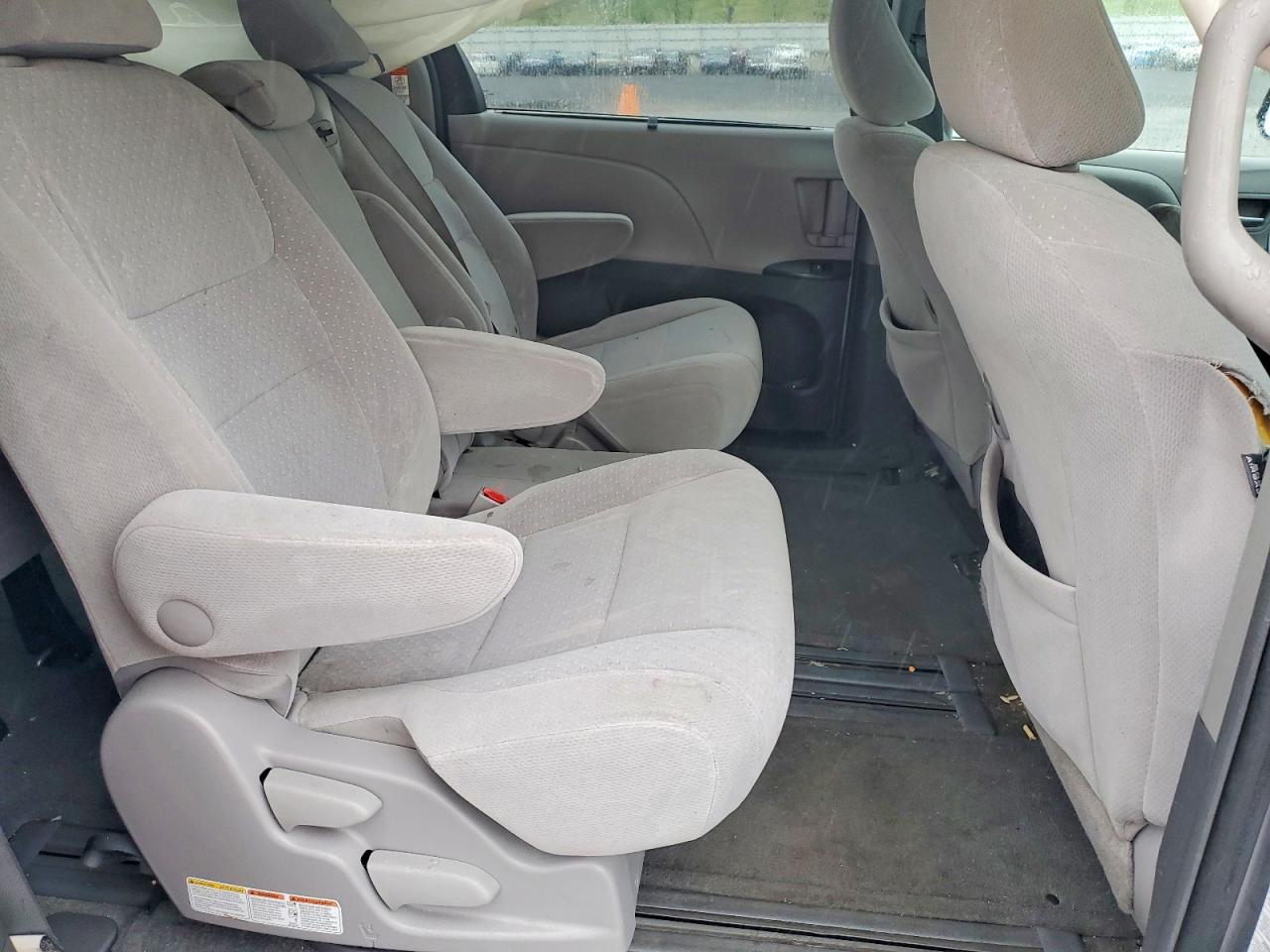 2015 TOYOTA SIENNA