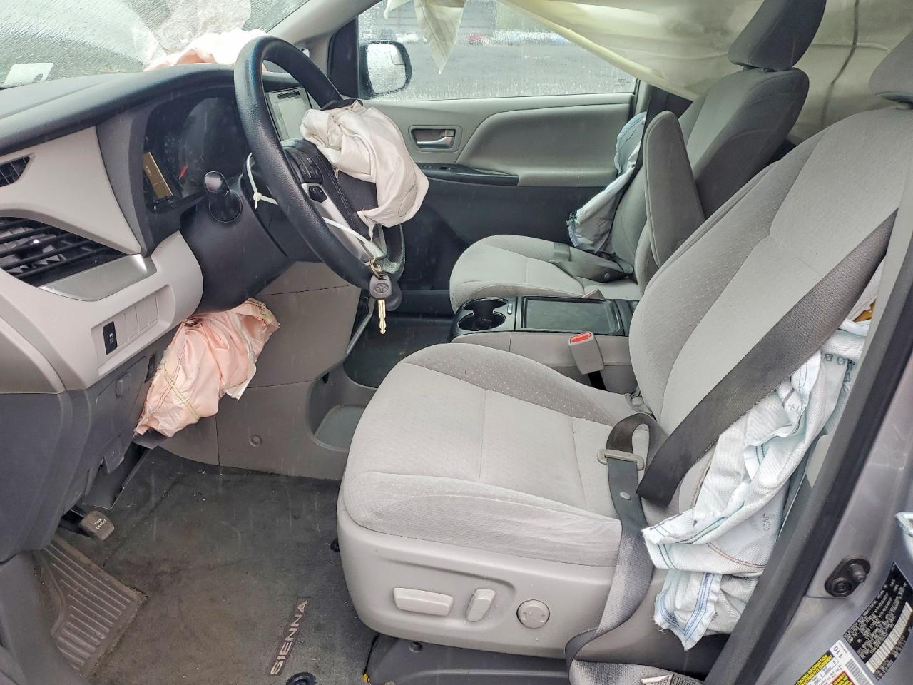 2015 TOYOTA SIENNA