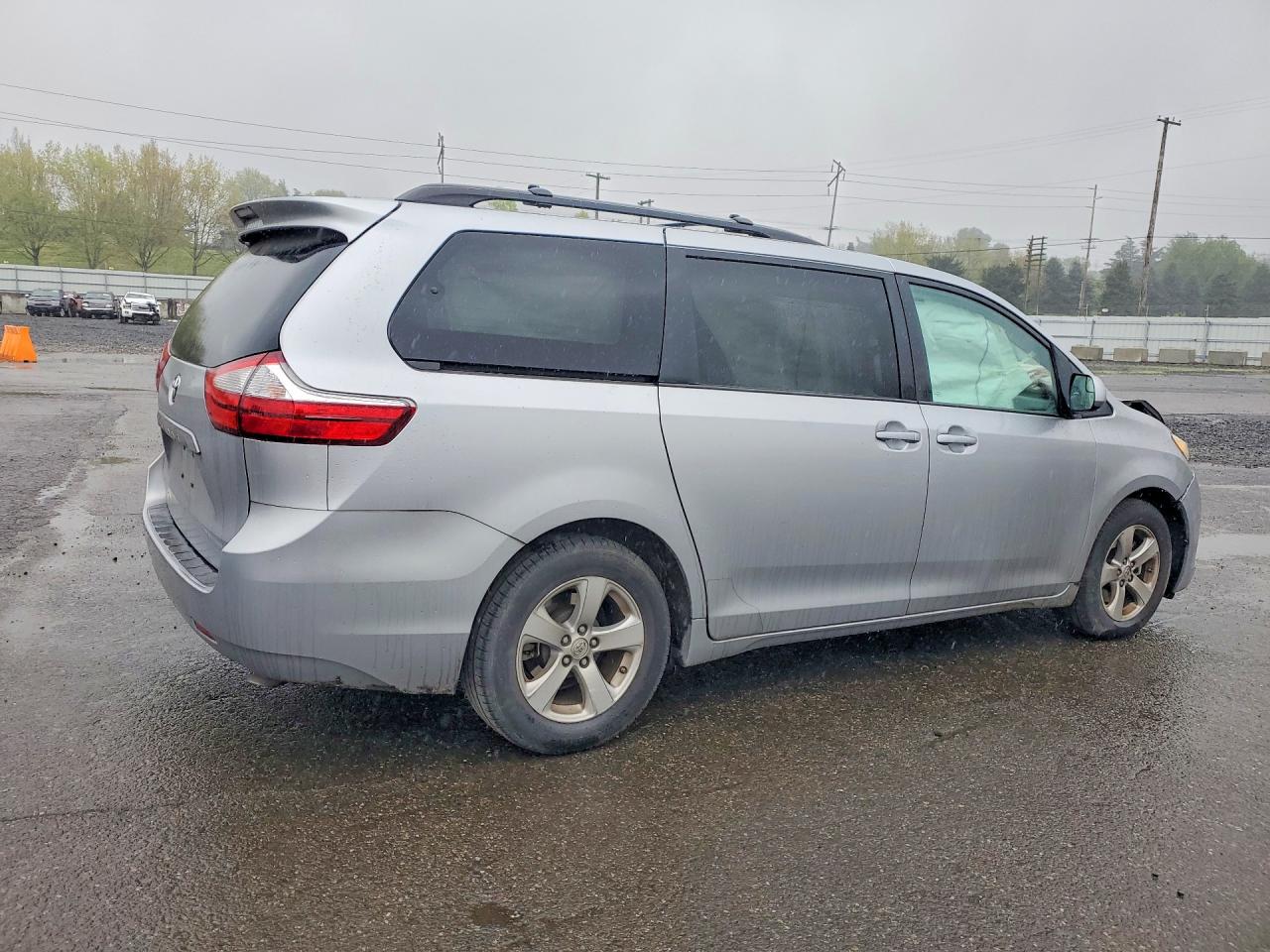 2015 TOYOTA SIENNA