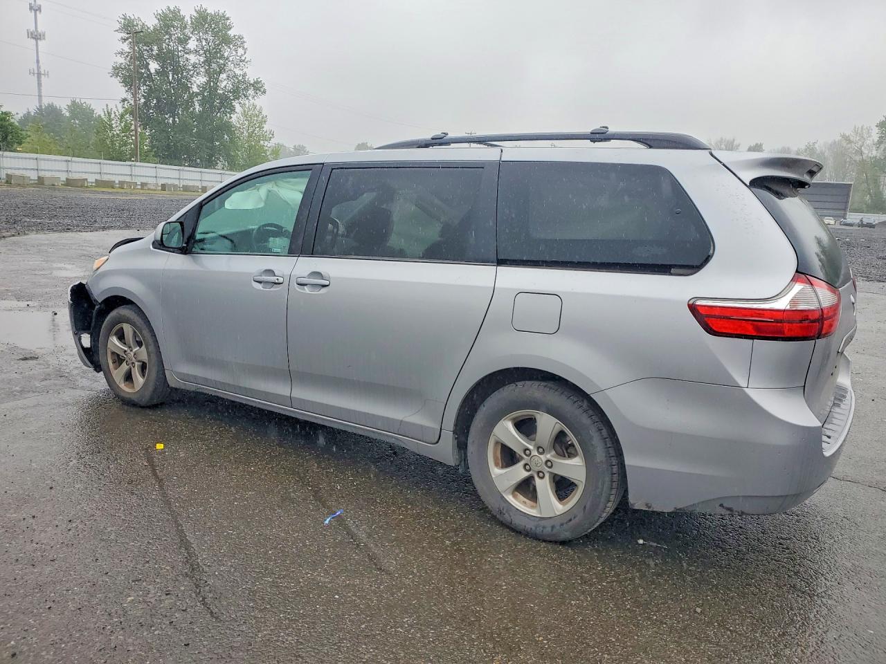 2015 TOYOTA SIENNA