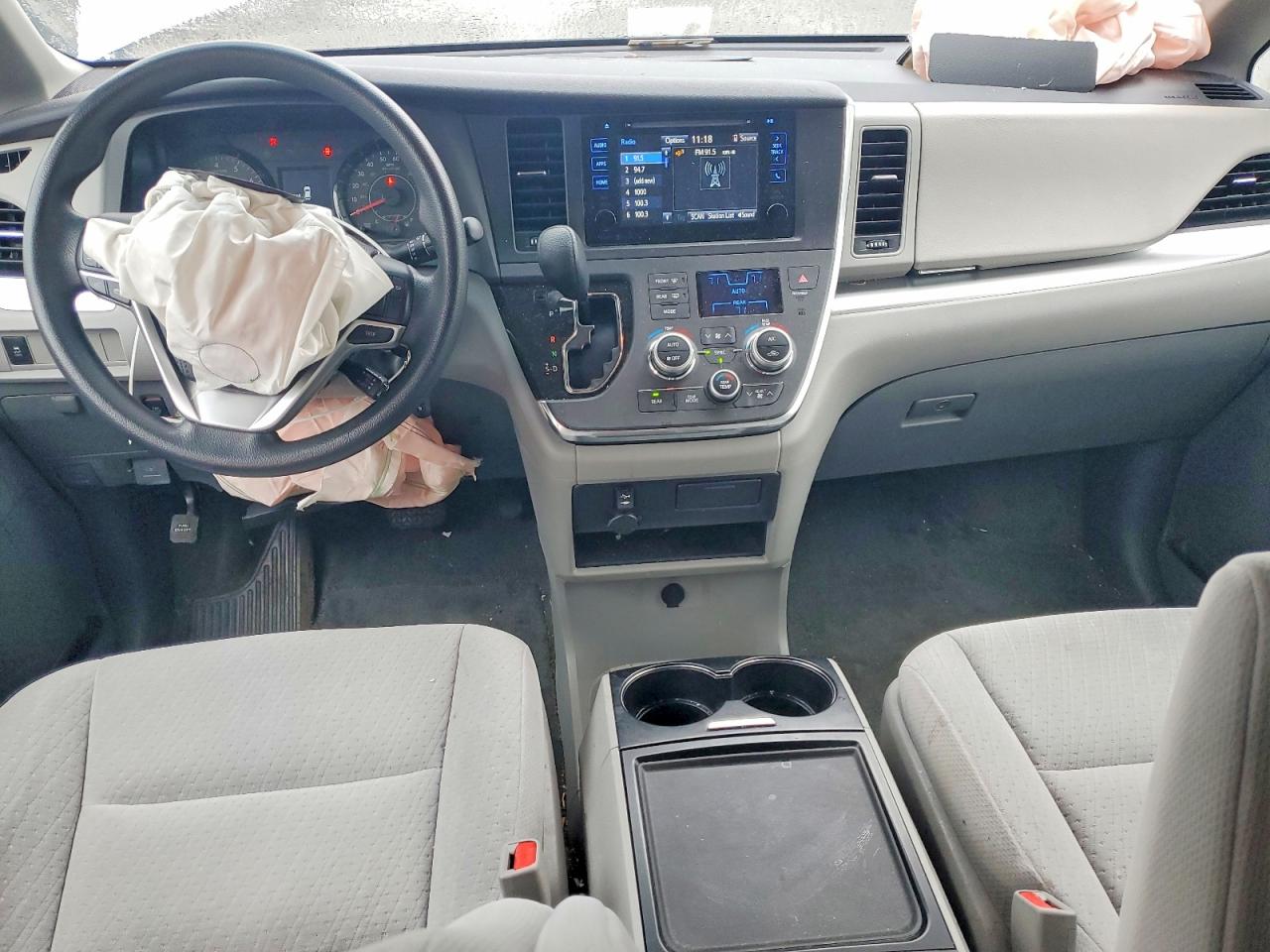 2015 TOYOTA SIENNA