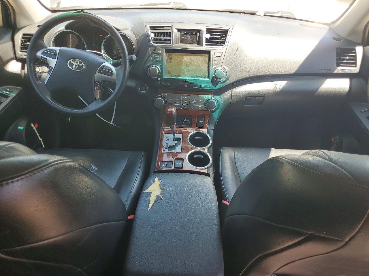 2011 TOYOTA HIGHLANDER