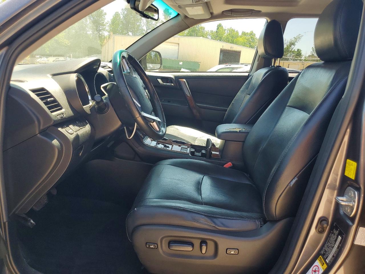 2011 TOYOTA HIGHLANDER