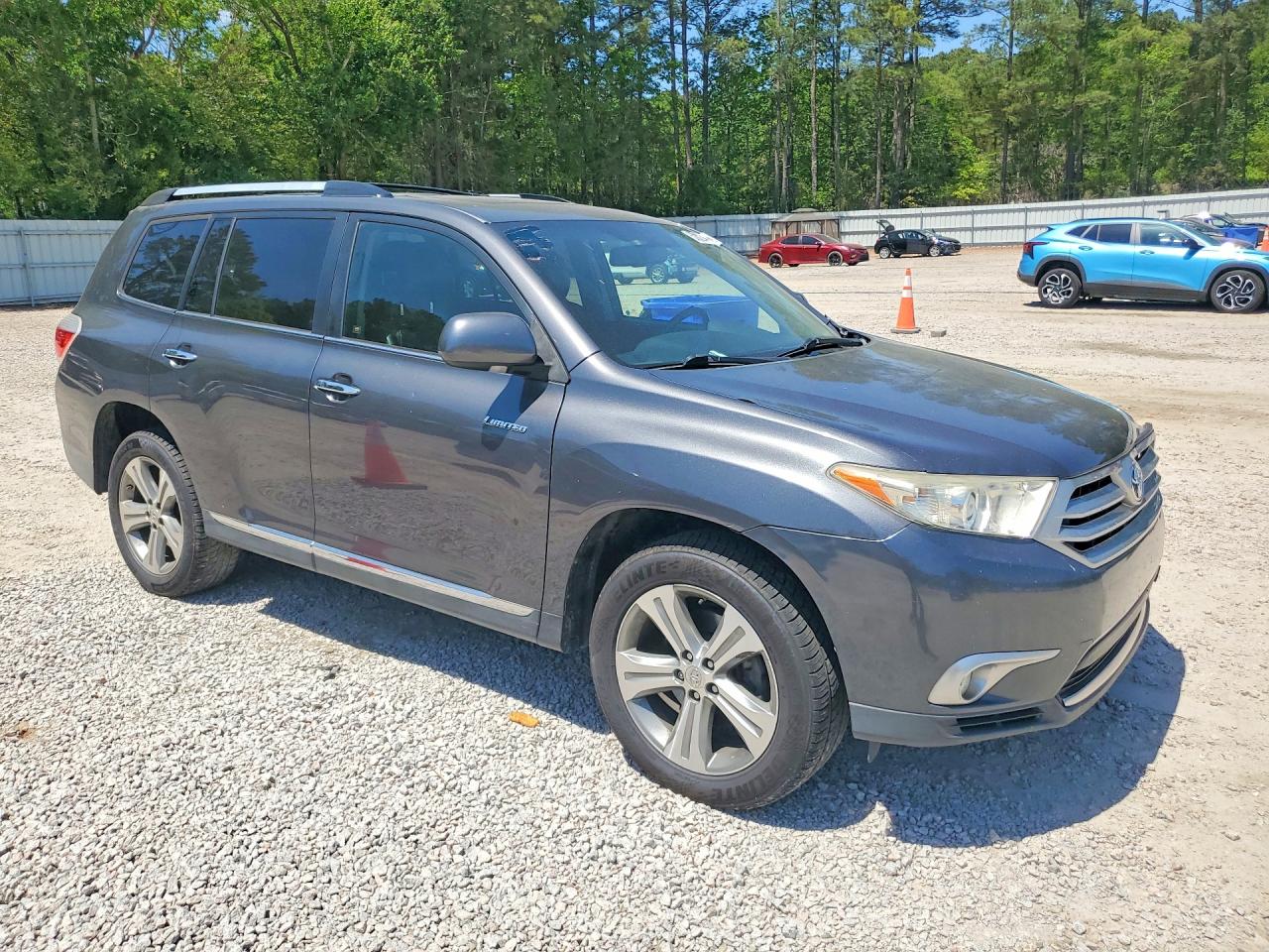 2011 TOYOTA HIGHLANDER