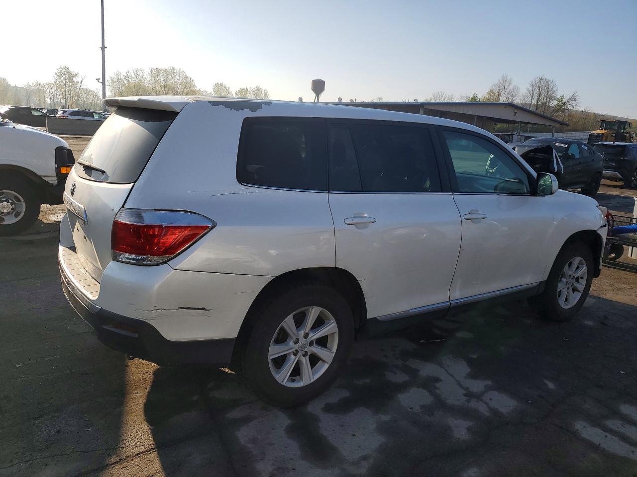2013 TOYOTA HIGHLANDER
